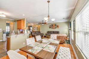 House (4 Bedrooms) | Interior