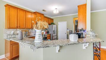 House (4 Bedrooms) | Interior