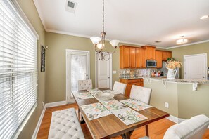 House (4 Bedrooms) | Interior