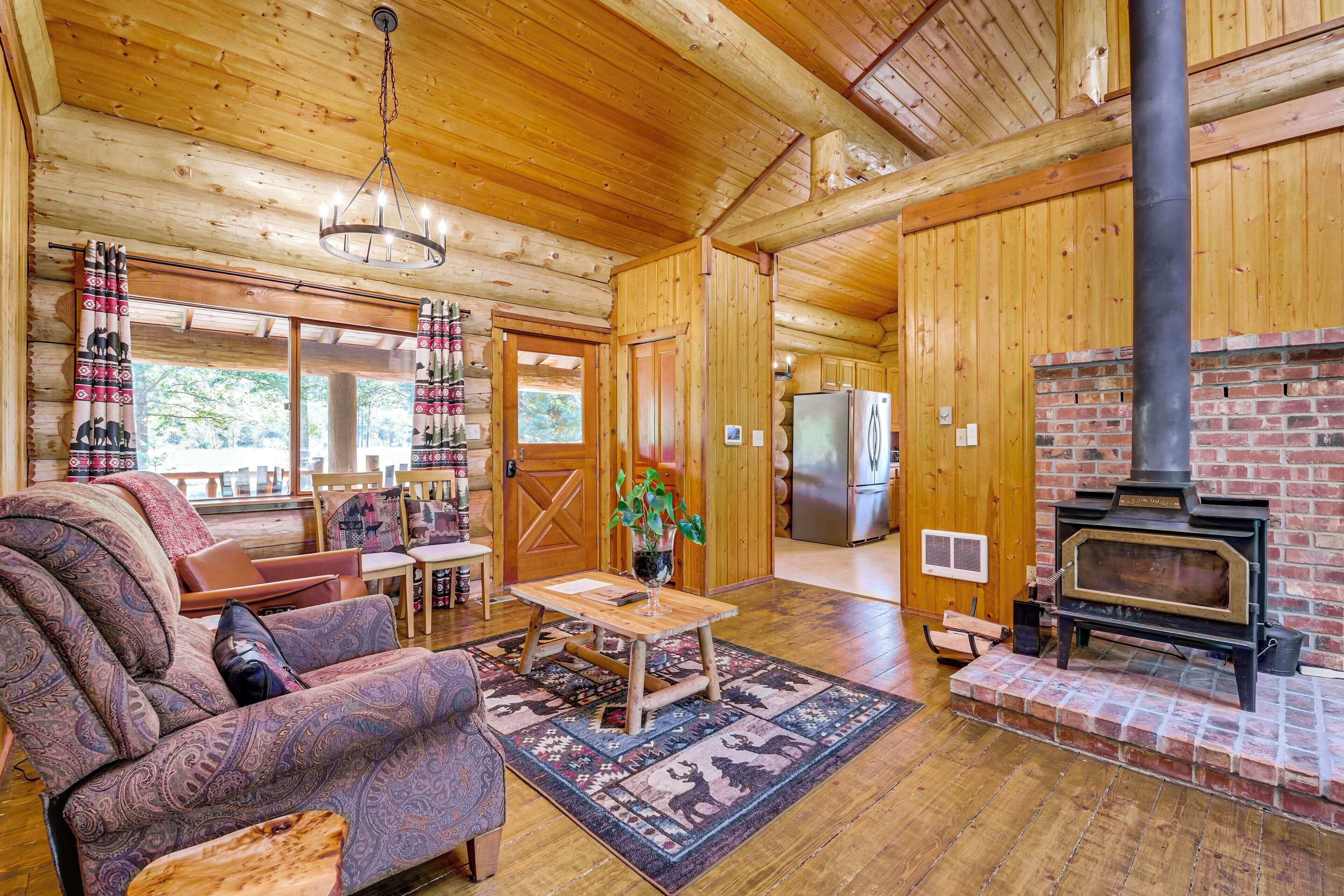 House (2 Bedrooms) | Interior