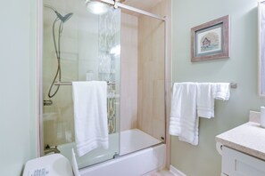 House (3 Bedrooms) | Interior - Radford Home w/ Wraparound Deck! (Radford)