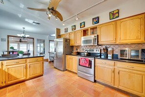 House (4 Bedrooms) | Interior