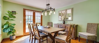 1-acre Backyard & Gym: Spacious Apopka Escape!