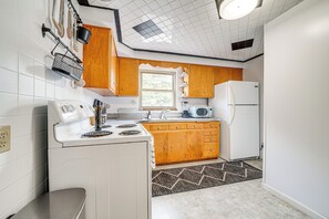 Apartment (2 Bedrooms) | Interior - Spacious Pittsburgh Getaway ~ 2 Mi to Downtown! (Pittsburgh)