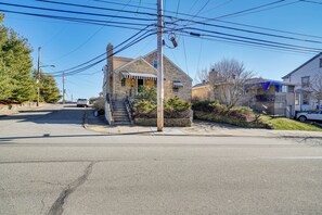 Apartment (2 Bedrooms) | Interior - Spacious Pittsburgh Getaway ~ 2 Mi to Downtown! (Pittsburgh)