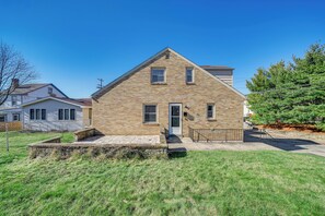 Apartment (2 Bedrooms) | Interior - Cozy Pittsburgh Vacation Rental ~ 2 Mi to Downtown (Pittsburgh)