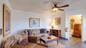 Cottage (4 Bedrooms) | Interior