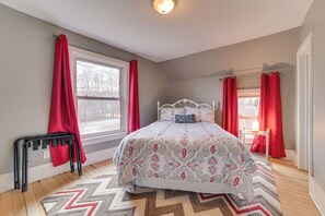 House (4 Bedrooms) | Interior - 'cedar Creek Guesthouse' 3 Mi to Lake Charlevoix (East Jordan)