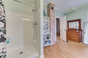 House (4 Bedrooms) | Interior - 'cedar Creek Guesthouse' 3 Mi to Lake Charlevoix (East Jordan)
