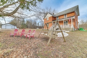 House (4 Bedrooms) | Interior - Cedar Creek Guesthouse 3 Mi to Lake Charlevoix (East Jordan)