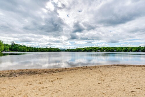 Quiet New Hampshire Getaway w/ Game Room!