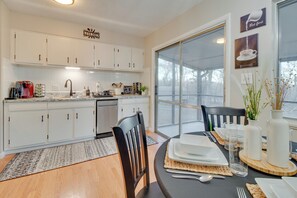 House (3 Bedrooms) | Interior - Cozy Lakeview Retreat, Close to Bull Shoals Lake! (Lakeview)