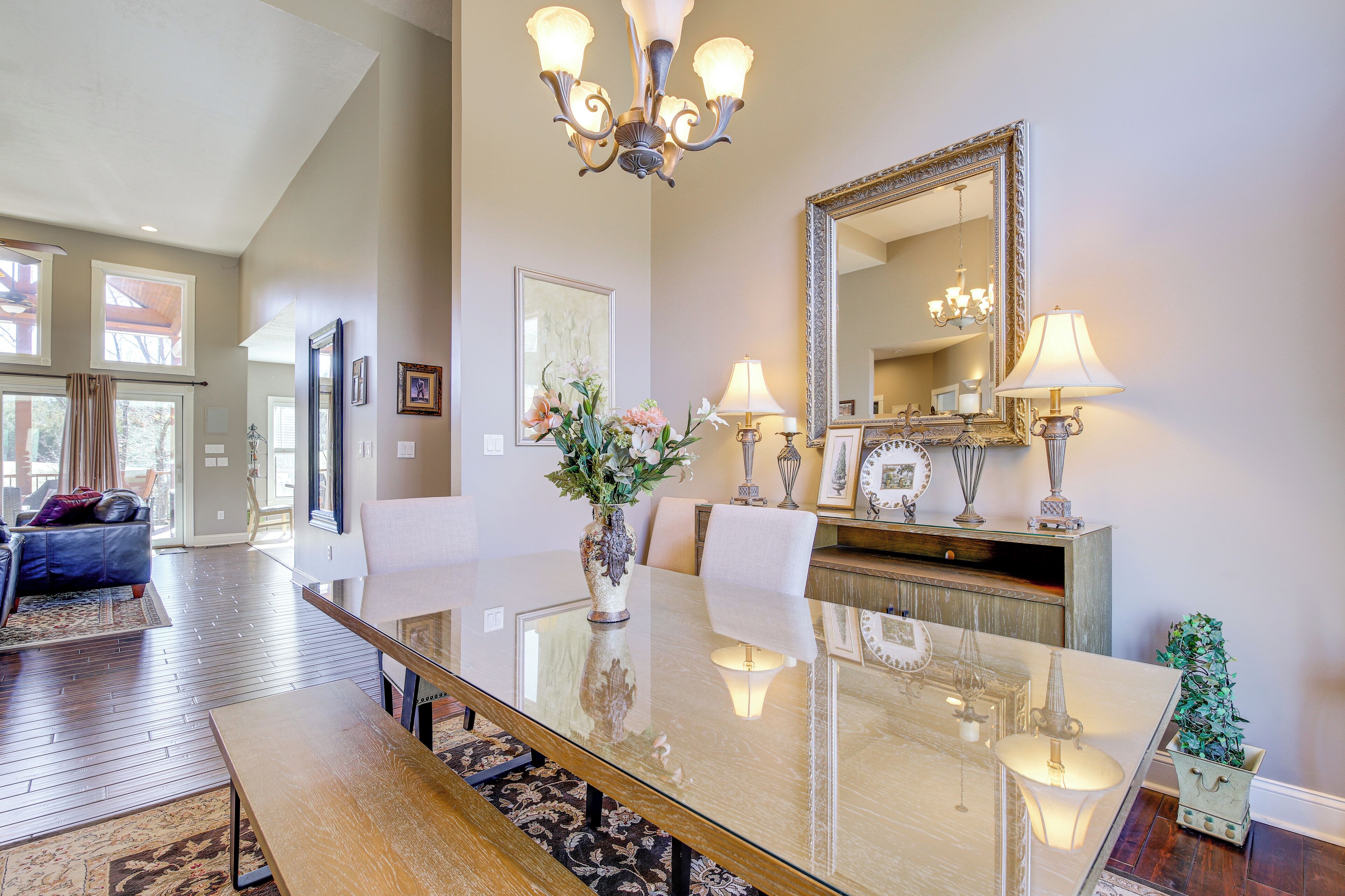 المنشأة من الداخل