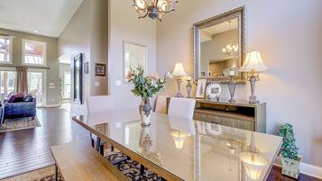 House (Multiple Bedrooms) | Interior