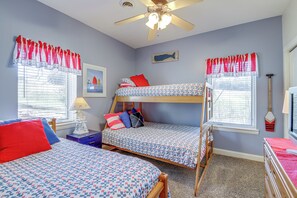 ํ์ฐ์ค (Multiple Bedrooms) | ๋ด๋ถ