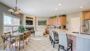 Rumah (Multiple Bedrooms) | Interior