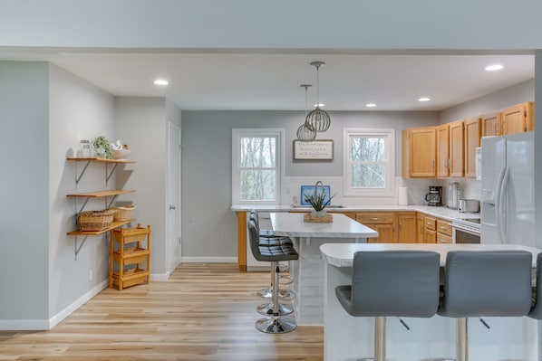 Paper towels - Celina Home ~ 1 Mi to Marina: Boat, Fish & More! (Celina)