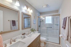 Bathroom - Celina Home ~ 1 Mi to Marina: Boat, Fish & More! (Celina)