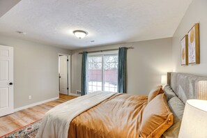 House (3 Bedrooms) | Interior - Bend Home w/ Hot Tub ~ 2 Mi to Old Mill District! (Bend)