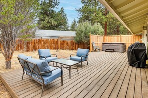 House (3 Bedrooms) | Interior - Bend Home w/ Hot Tub ~ 2 Mi to Old Mill District! (Bend)