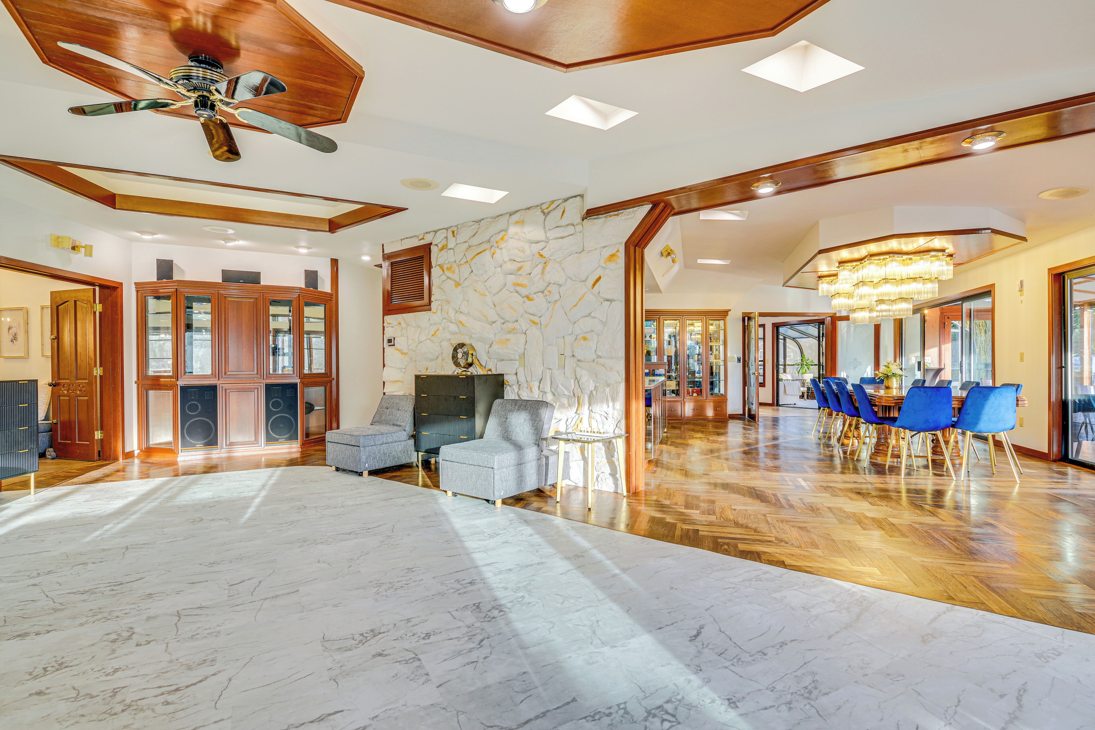 المنشأة من الداخل