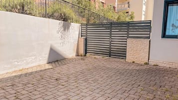 Family Apartment, 2 Bedrooms, Terrace | Teres/patio