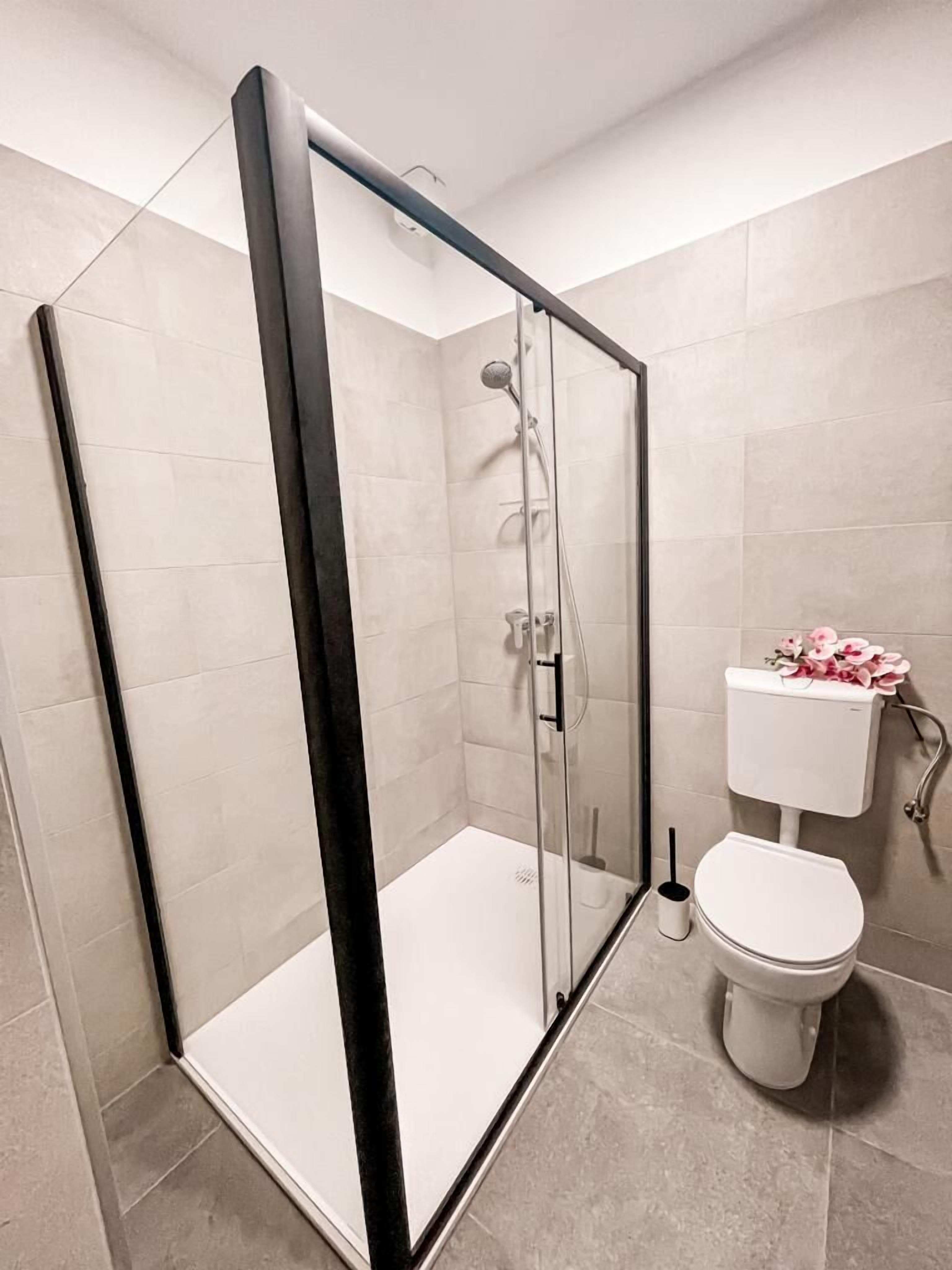 Family Apartment, 2 Bedrooms, Terrace | Bathroom | Shower, rainfall showerhead, hair dryer, towels