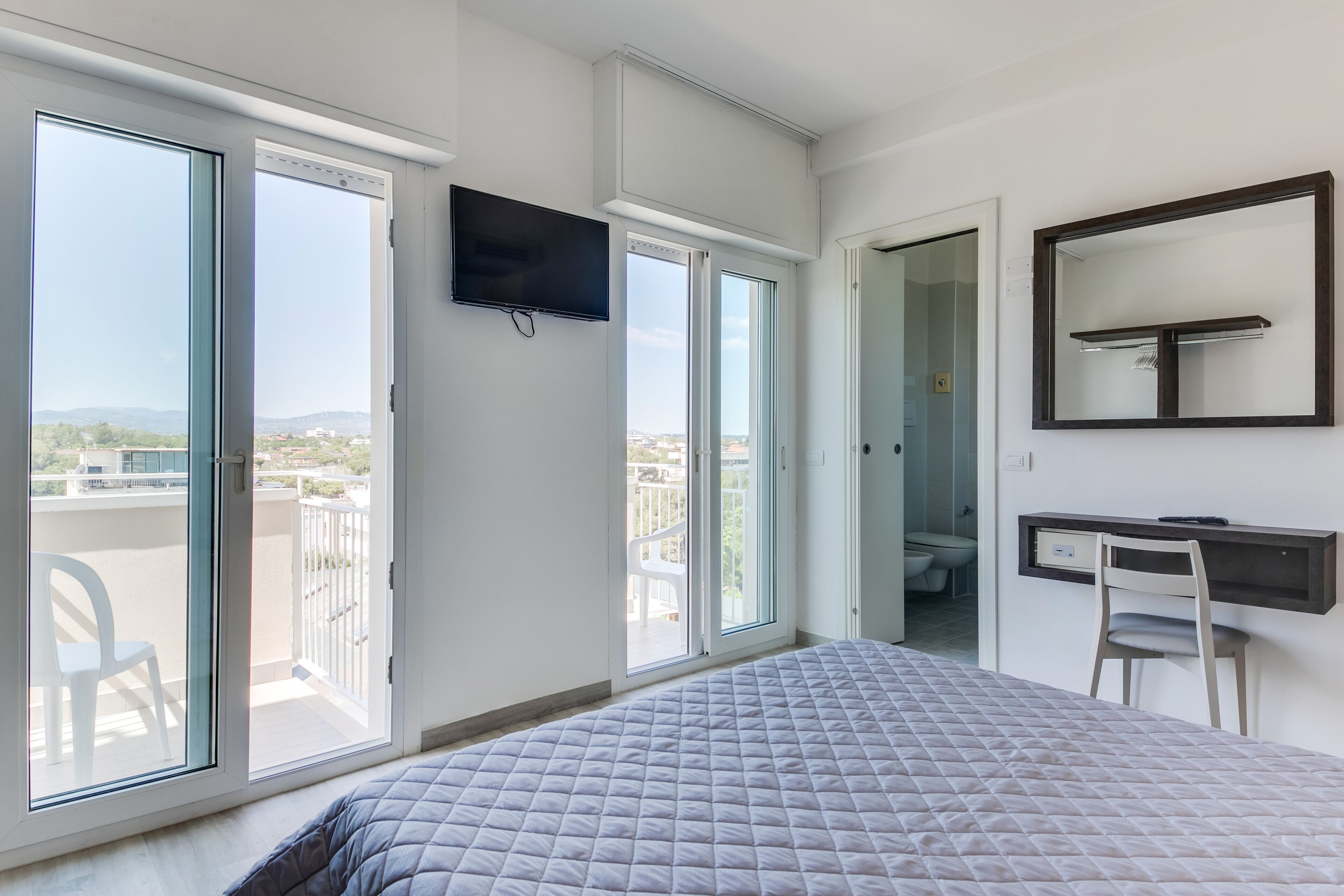 Comfort-værelse med dobbeltseng eller 2 enkeltsenge | Pengeskab på værelset, lydisolering, gratis Wi-Fi