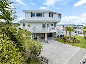 المنشأة من الخارج