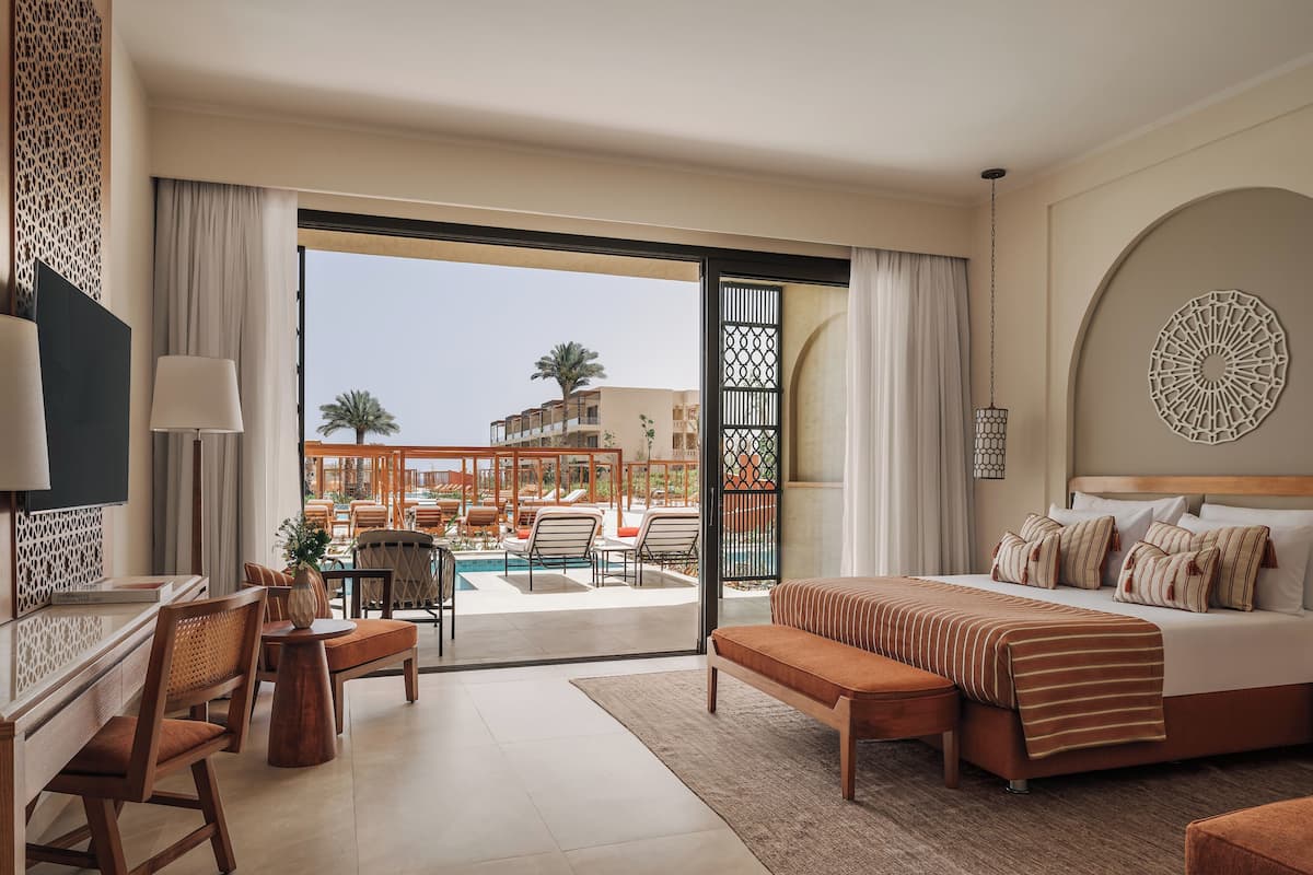 Suite, Private Pool (Sakhra, King or Twin Bed) | Minibar, in-room safe, free WiFi, bed sheets