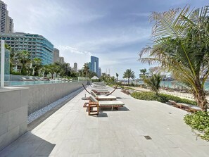 Terrace/patio - La Vie - Spacious One Bedroom (Jumeirah Beach Residence)