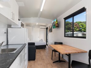 Vanhome Studio | Kostenloses WLAN, Bettwäsche