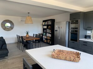 Interior - Appartement Avec Grande Terrasse vue mer et Maquis (Ventiseri)