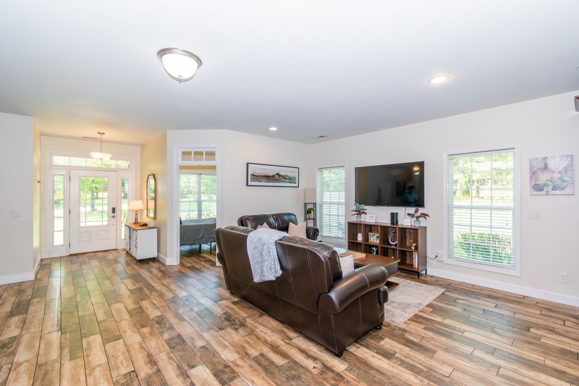 Lakeside Villa Retreat 5-bedroom Oasis With 6 Tvs, 3-acres Of Waterfront, Fishing & Canoe Adventures! - Harlem, GA