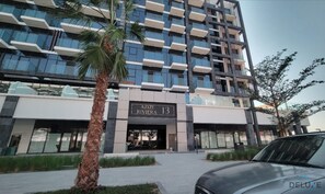 Exterior - Pleasant Studio Apartment at Azizi Riviera 13, Al Merkadh by Deluxe Holiday Homes (Dubai)