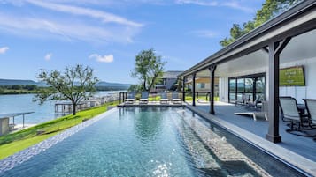 Piscine extérieure, piscine chauffée