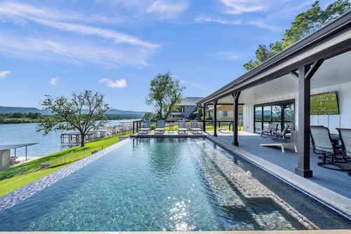 River Oaks Luxury Lakeshore | Concierge Services Available