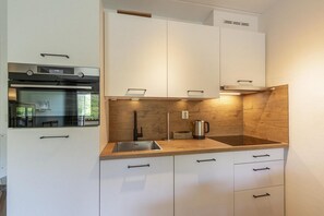 Oven, dishwasher, coffee/tea maker, toaster