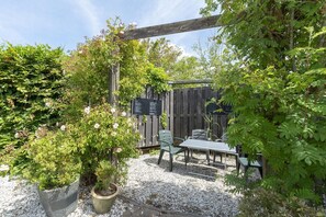 Outdoor dining - Stijlvolle Vakantievilla op Park De Buitenplaats in Callantsoog (Callantsoog)