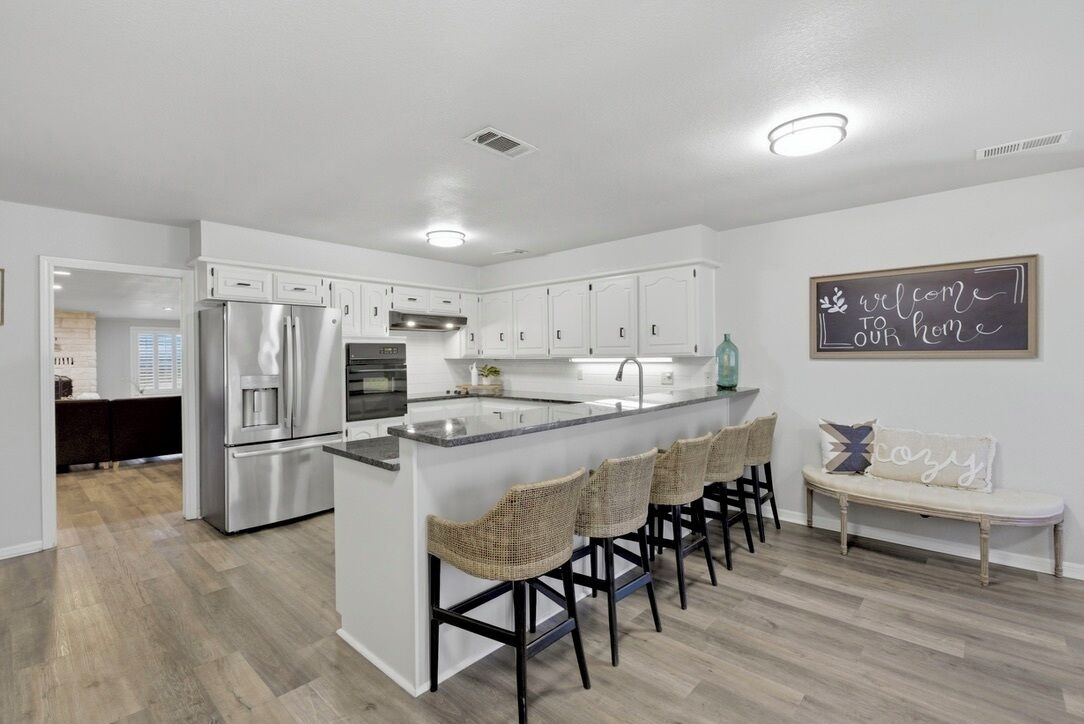 雪櫃、微波爐、焗爐、爐具