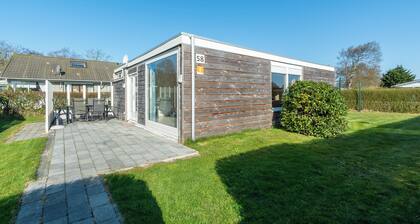 Schöner 6-Personen-Ferienbungalow nahe zum breiten Sandstrand von Julianadorp aan Zee!