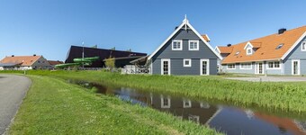 Mooie 7 Persoons Villa op Loopafstand van het Brede Zandstrand van Julianadorp aan Zee