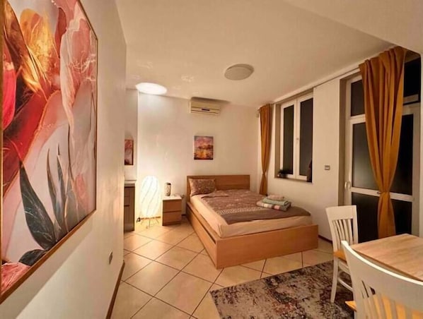 1 bedroom, soundproofing, iron/ironing board, free WiFi