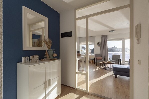 Interior - Een Fantastisch Appartement dat Zich Vlak aan zee Bevindt (Julianadorp aan Zee)