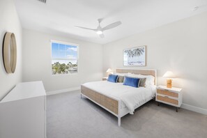 5 室のベッドルーム、デスク、アイロン / アイロン台、WiFi