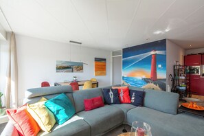 TV - Een Appartement dat Sfeervol is Ingericht Voor 4 Personen (Julianadorp aan Zee)