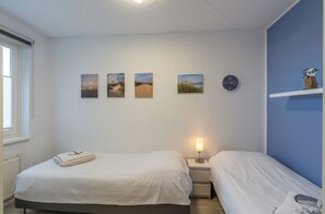 2 bedrooms, WiFi - Een Appartement dat Sfeervol is Ingericht Voor 4 Personen (Julianadorp aan Zee)