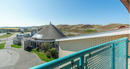 Genieten in het Mooie Vakantieappartement Gelegen in Julianadorp aan Zee