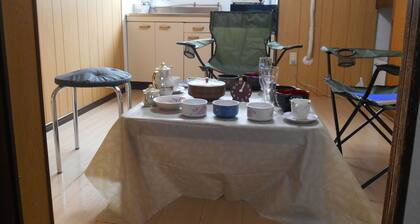 Pet friendly, close to USJ and the planned Expo site. Wooden log house style rooms