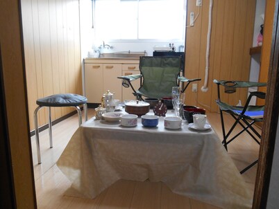 Pet friendly, close to USJ and the planned Expo site. Wooden log house style rooms